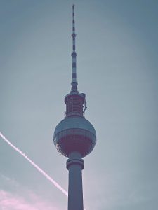 fotografia della torre della televisione a Berlino